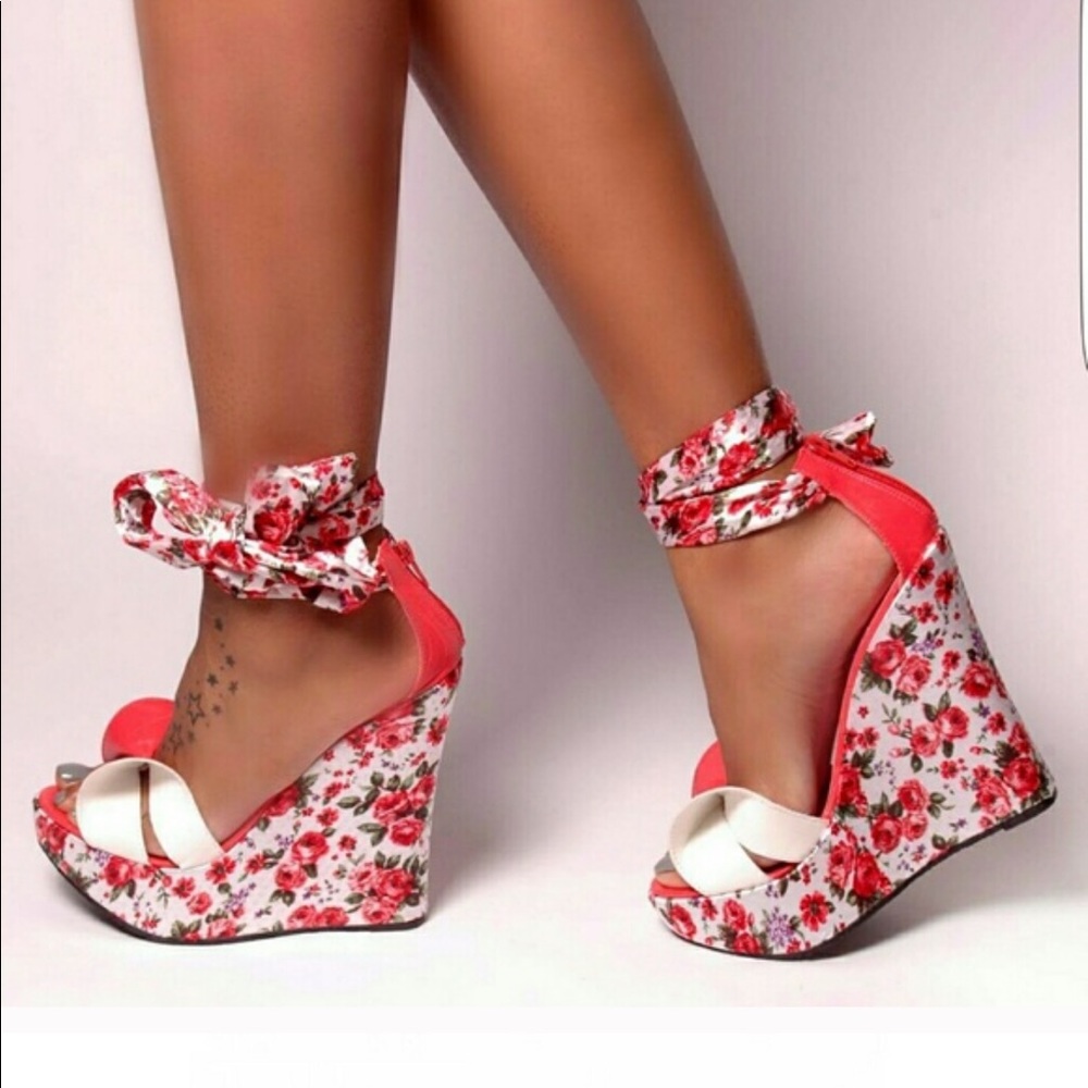 Coral/light red (floral and white) wedges
